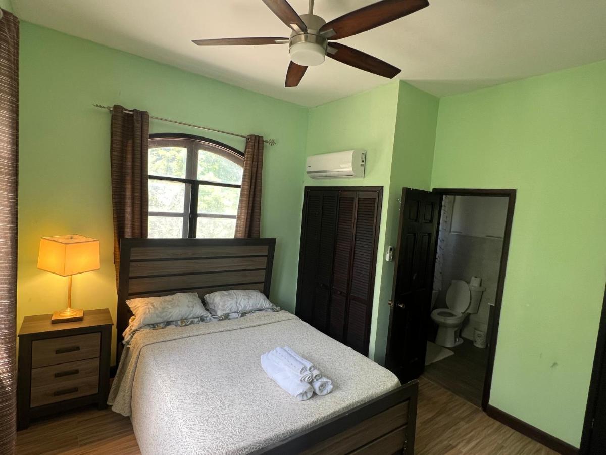 拿骚Garden Penthouse公寓 外观 照片